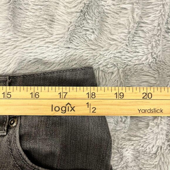 Chico's Platinum Jeans Women 2.5 Short Bootcut Mid Rise Stretch Gray Denim - Picture 6 of 8